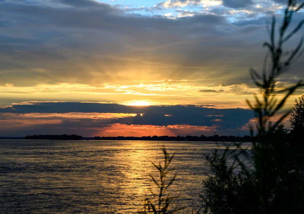 Coucher de soleil à Tadoussac - vivre au Québec beauté naturelle
