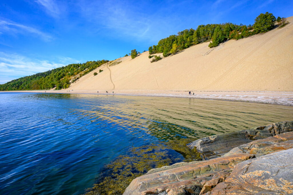 Dunes de sable à Tadoussac - s'installer au Québec et explorer la province