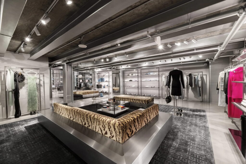 Intérieur boutique givenchy