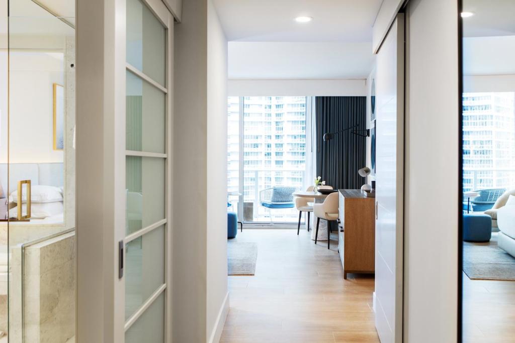 entrée suite kimpton epic hotel miami