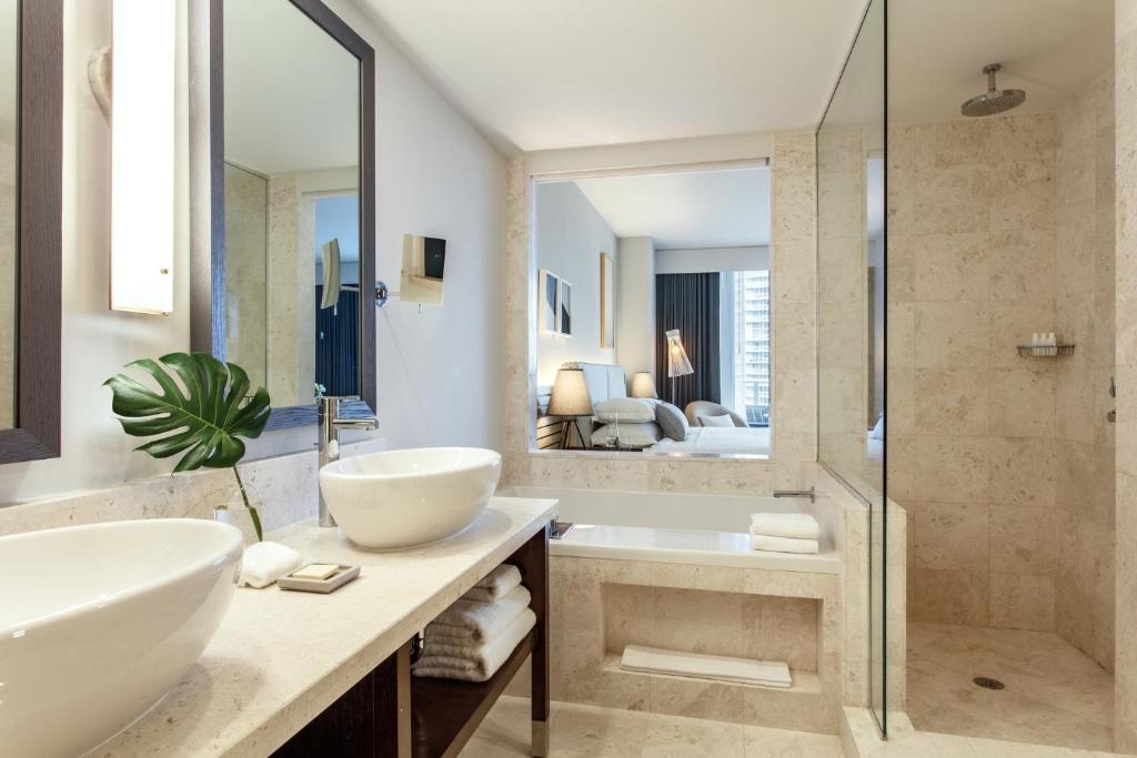 salle de bain epic hotel miami