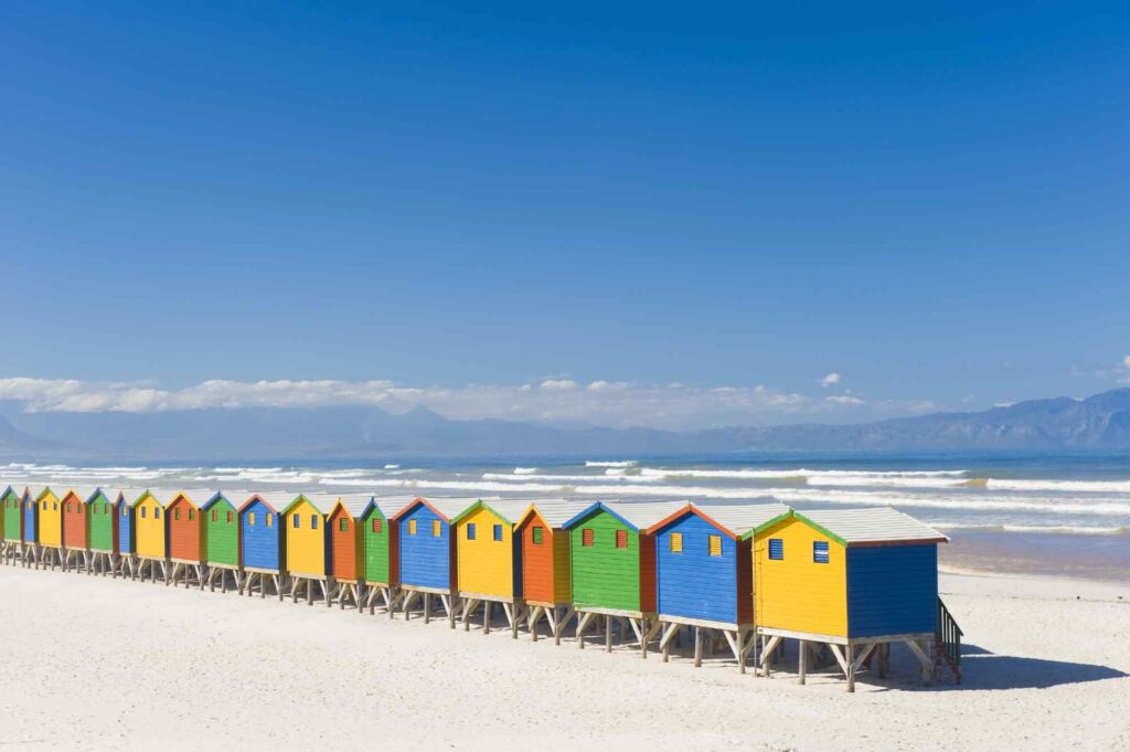 Plage de Muizenberg cabanes colorées péninsule du Cap