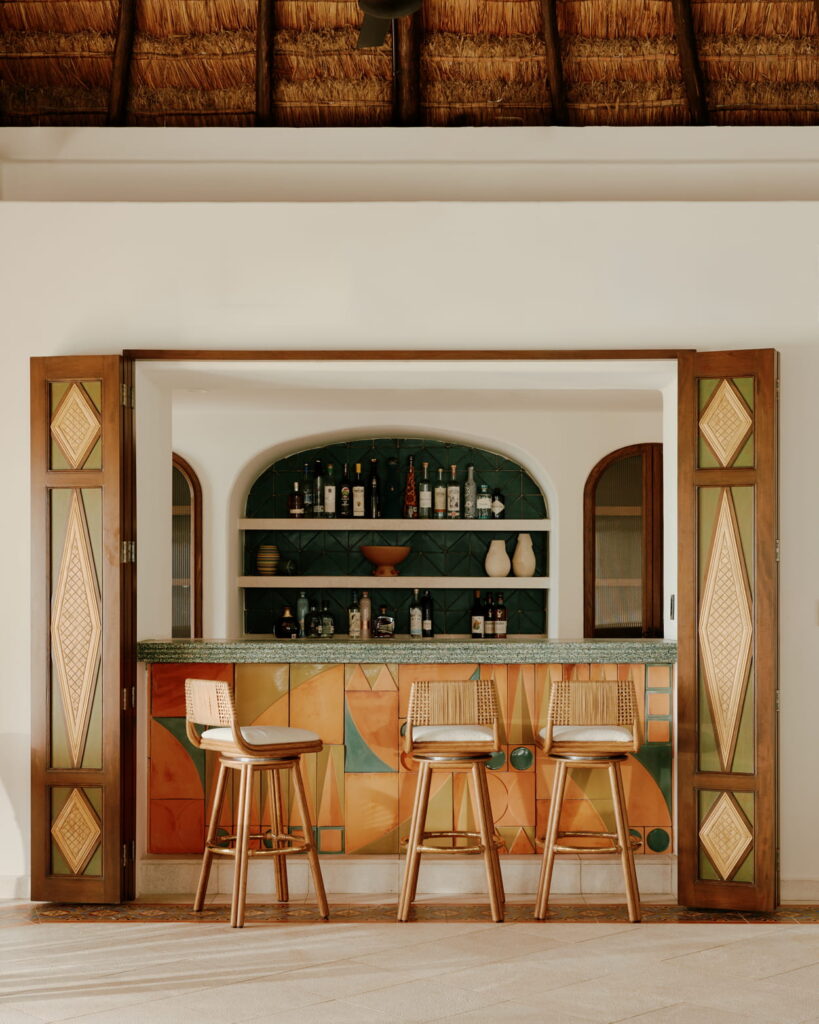 bar