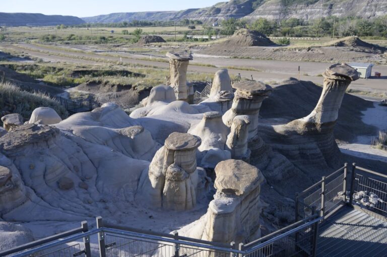 hoodoos badlands