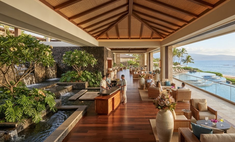Lobby ouvert de l'Andaz Maui hôtel de luxe à Wailea