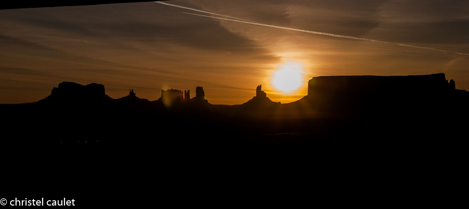 Lever de soleil depuis l'hôtel The View à Monument Valley