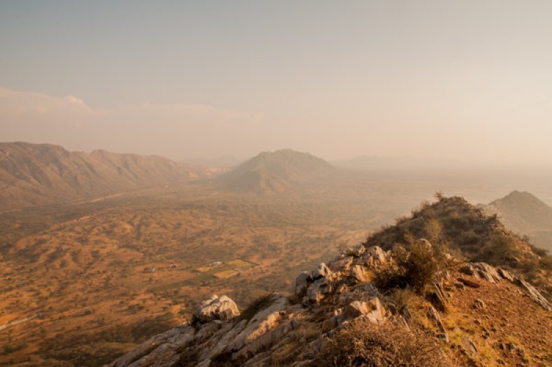 Vue époustouflante depuis le temple en hauteur à Pushkar en Inde