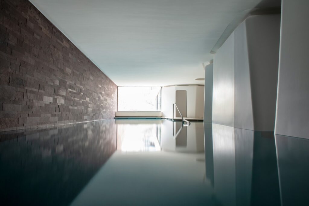 Piscine intérieure du spa Nuxe