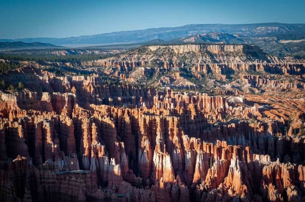 Randonnée parmi les pinacles colorés à Bryce Canyon