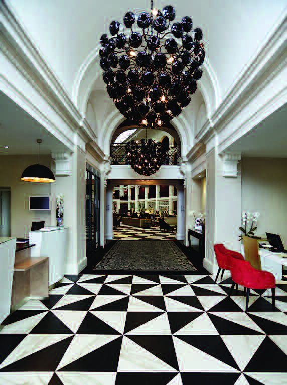 Pour contacter l'hôtel Tel: (+33)5/59413300 Télécopie: (+33)5/59413399 E-mail: H2050@accor.com