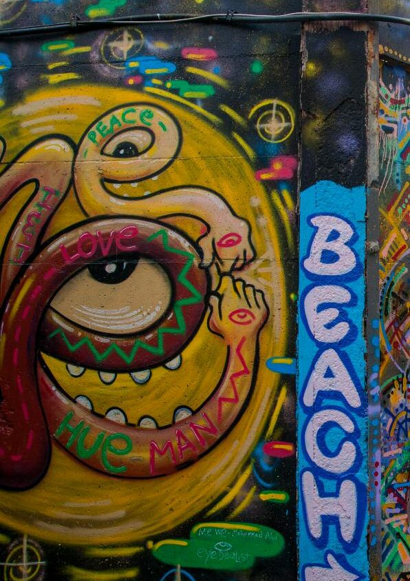 Graffitis sur un mur d'immeuble à Berlin