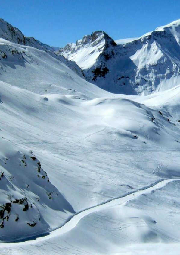 Architecture des Arcs face aux sommets de la Haute-Tarentaise