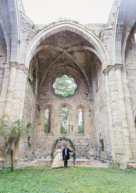 Mariage steampunk : une série mode à l'abbaye de Villelongue