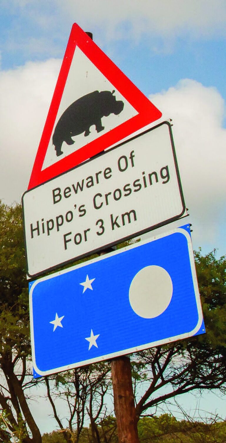 Panneau routier « Beware of Hippo’s Crossing », à Sainte-Lucie